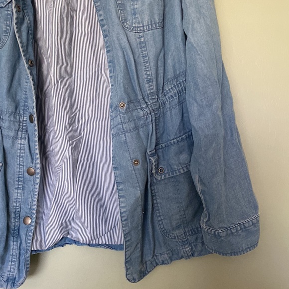 Lightweight Jean Jacket - Picture 4 of 5